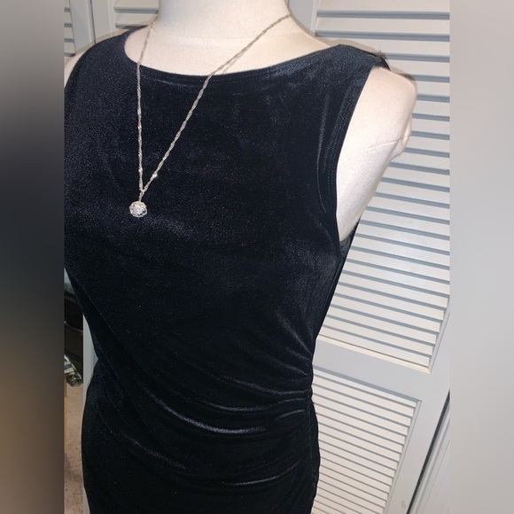 Good American Black Velvet Ruched Sleeveless Mini Dress Size Medium - Picture 5 of 6